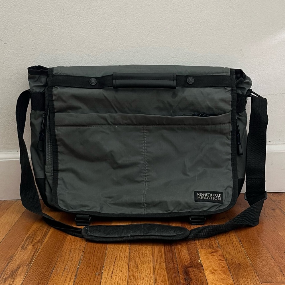 Kenneth Cole Reaction Charcoal Messenger/Laptop Bag